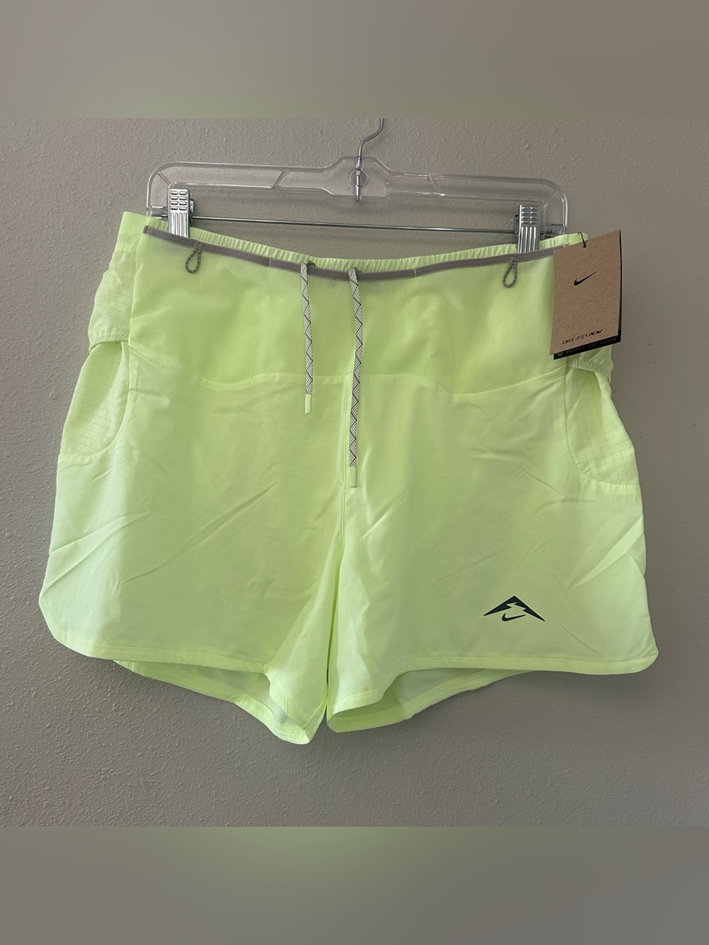 Nike Trail Mens Medium Dri-FIT ADV 2nd Sunrise 5" Running Shorts HJ3572-701 NEW